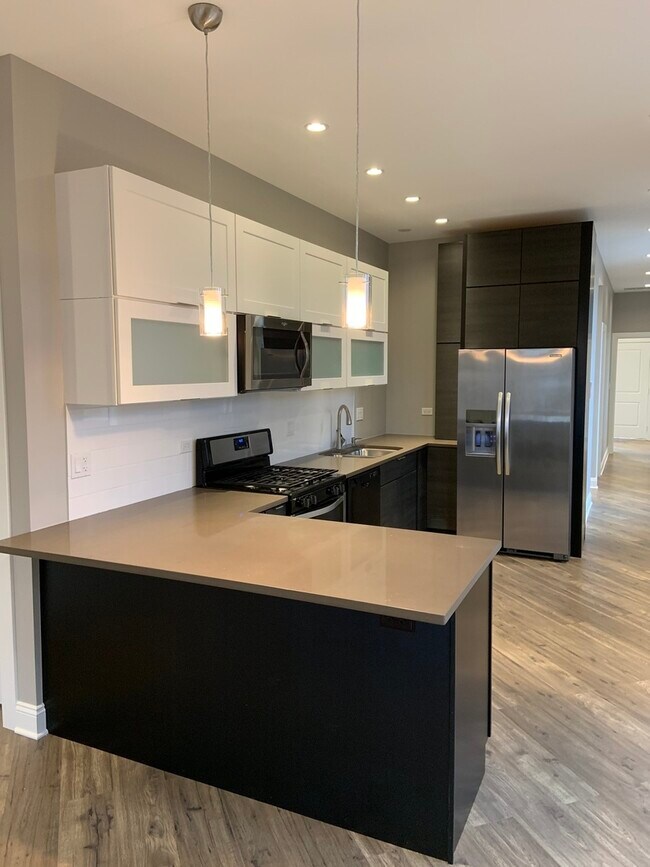 Foto del edificio - 1254 N Hoyne Ave