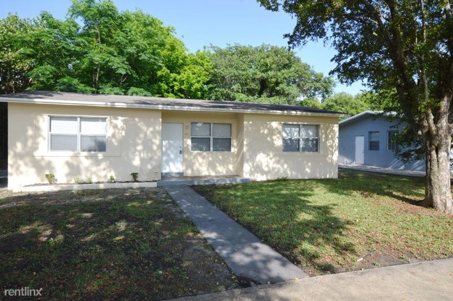 Foto del edificio - 218 NW 34th Ave