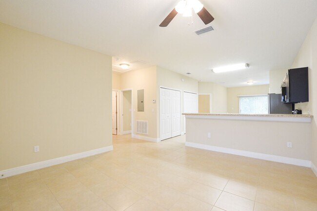Foto del edificio - 517 Blackbird Ln