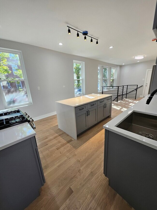 Foto del edificio - 901 N Francisco Ave