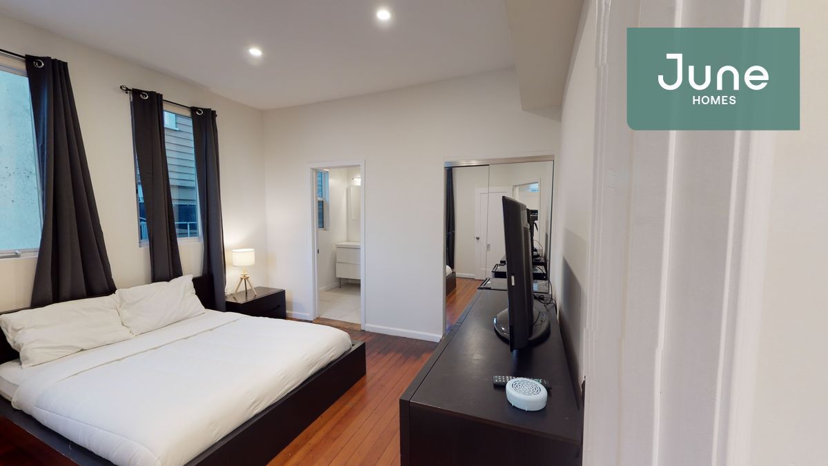 Primary Photo - ROOM ONLY in 10-bed/9.0-bath Home