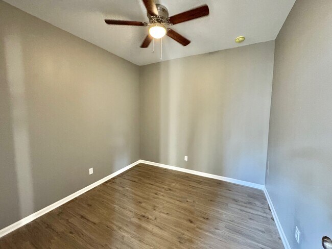 Building Photo - 6117 S Campbell Ave