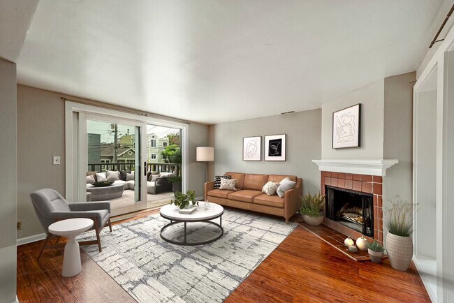 Living Room - 856 Wisconsin St