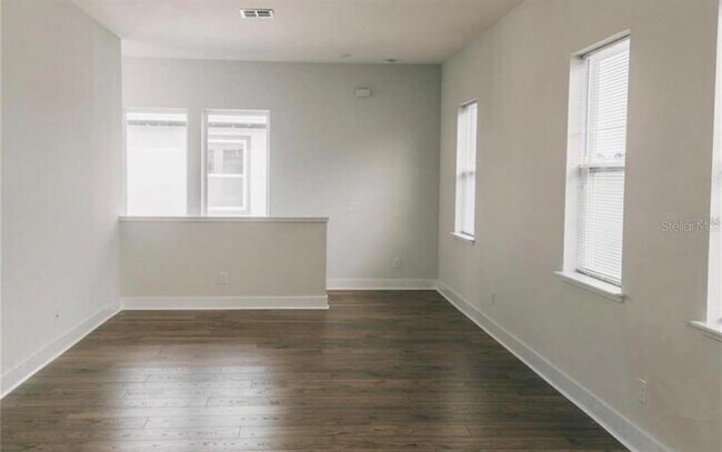 Foto del edificio - 6824 Bridgman St