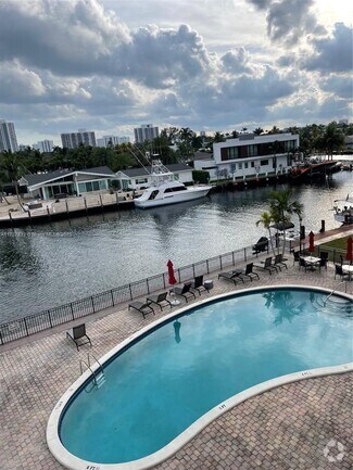 Building Photo - 301 Golden Isles Dr