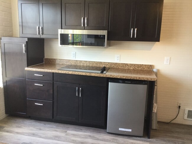 Foto del edificio - Charming Downtown Everett Studio