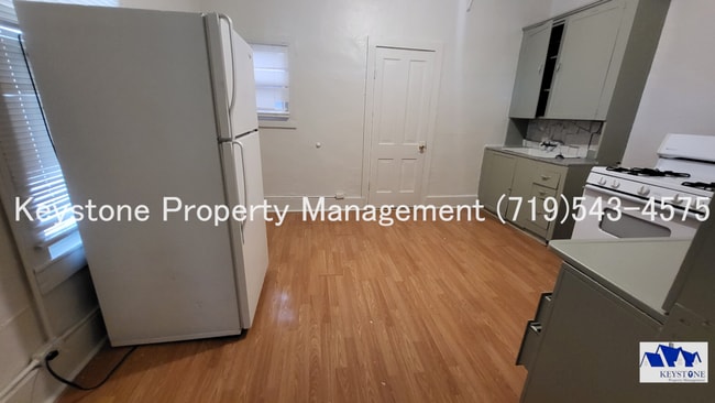 Building Photo - $350 OFF Move-In Special! ALL UTILITIES INCLUDED! Studio Apartment w/ Private Entrance! $700/$700