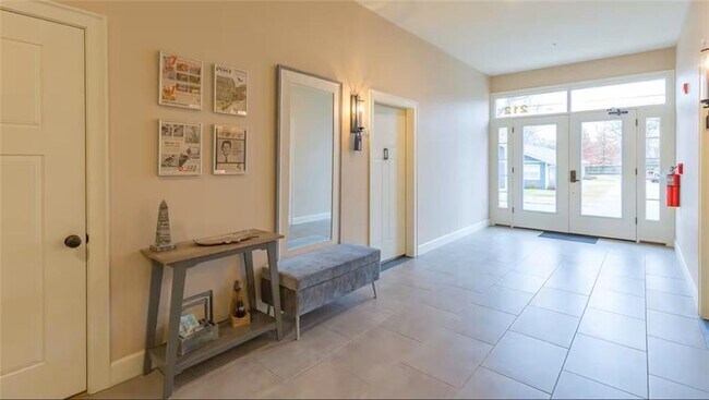 Building Photo - 212 SE A St