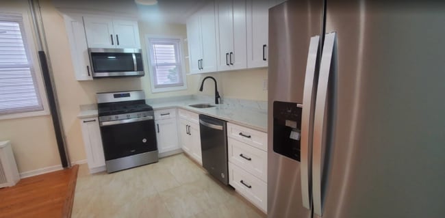 Photo - 2-29-29 Beach 29th St House