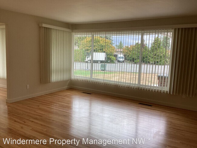 Foto del edificio - 2 br, 1.5 bath House - 234 Heather Rd