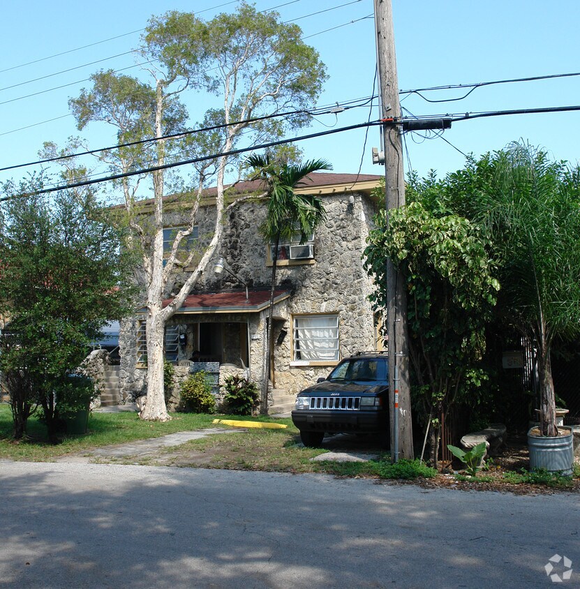 Building Photo - 359 NE 80th St