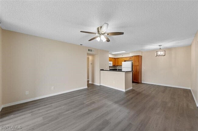 Foto del edificio - 13545 Eagle Ridge Dr