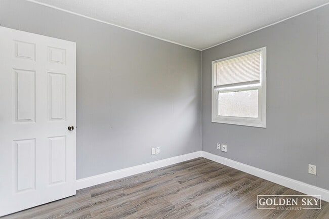 Building Photo - 6304 E Piccadilly Rd