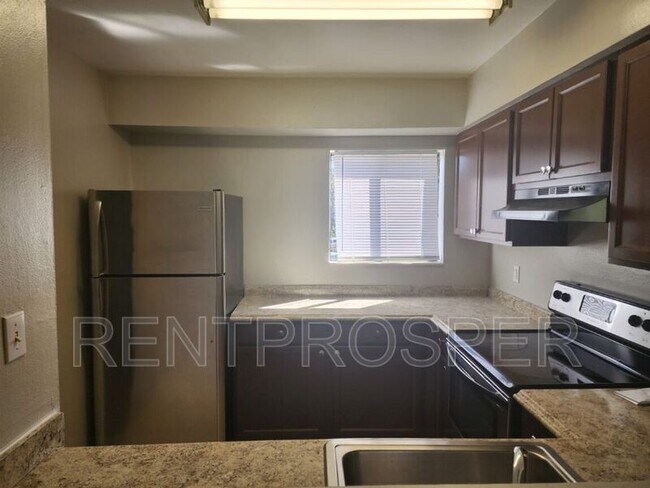 Building Photo - 324 Scottsdale Square