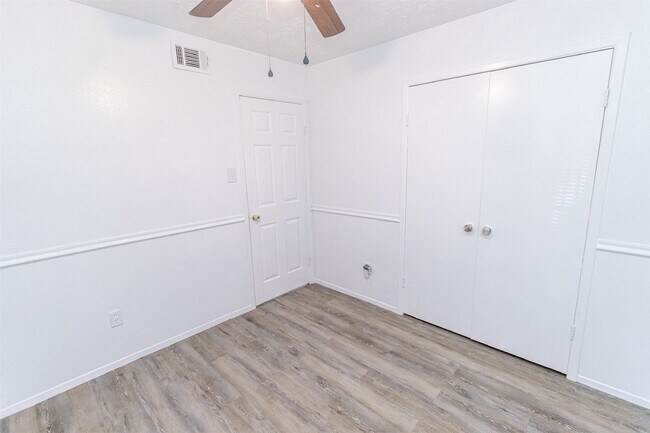 Foto del edificio - 918 Littleport Ln
