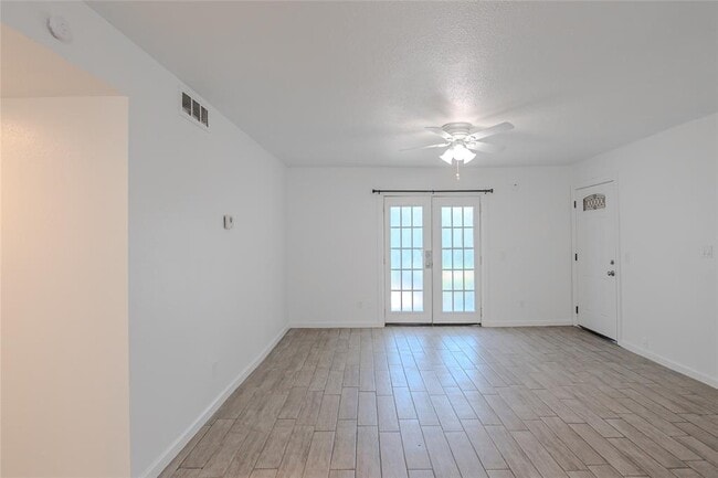 Building Photo - 6038 Northwest Expy