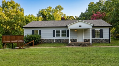 Building Photo - 1215 Oaklawn St SE