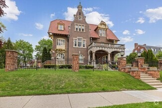 Building Photo - 2836 E Belleview Pl