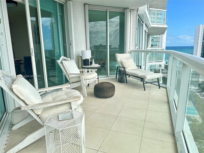 Building Photo - 16500 Collins Ave