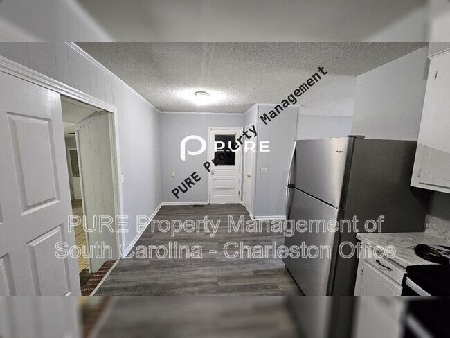 Building Photo - 364 Holly Ave