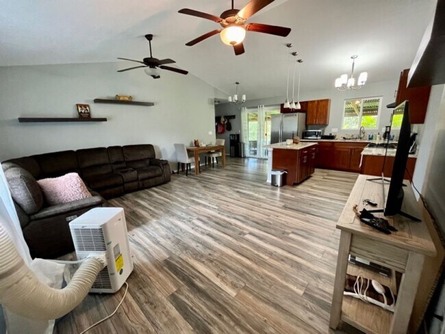 Foto del edificio - Charming 3BR / 2BA Home in Hawaiian Paradise Park