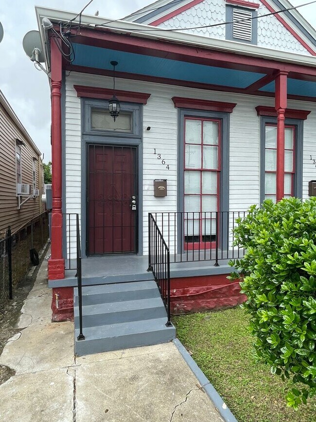 Foto del edificio - Spacious 1BD/1BA Shotgun 2 Blocks of Esplanade Ave