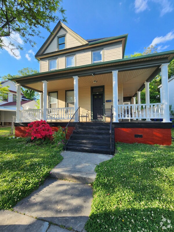 Hardy Field/Beacon Light Apartments for Rent with Washer & Dryer