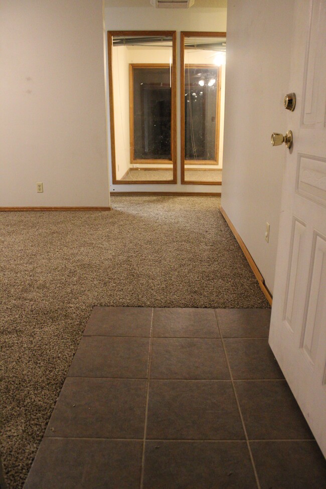 Upstairs Living Area - 360 800 E