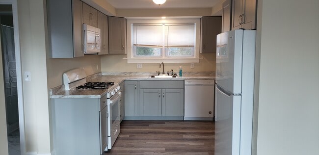 Building Photo - 9 Nanumett St