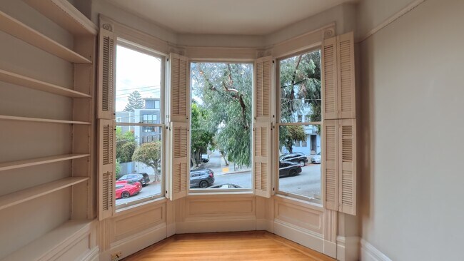 Foto del edificio - 1818 Webster-