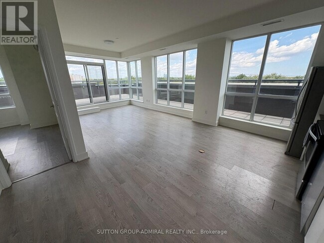 Photo du bâtiment - 7608 Yonge St