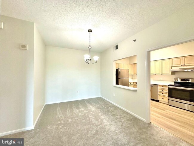 Foto del edificio - 3210 N Leisure World Blvd