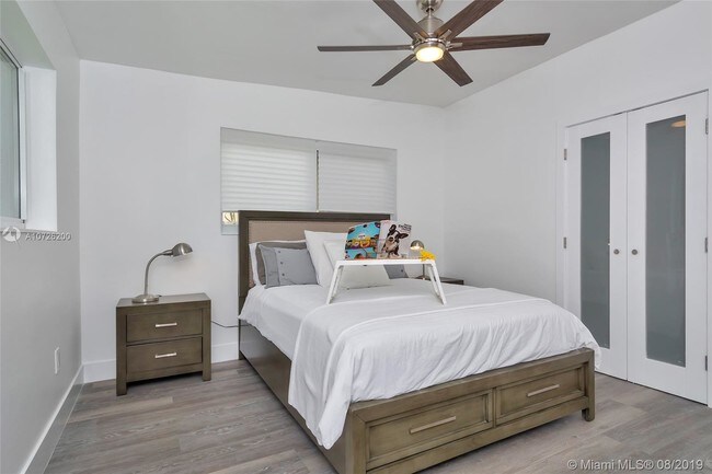 Building Photo - 3810 SW 61st Ave