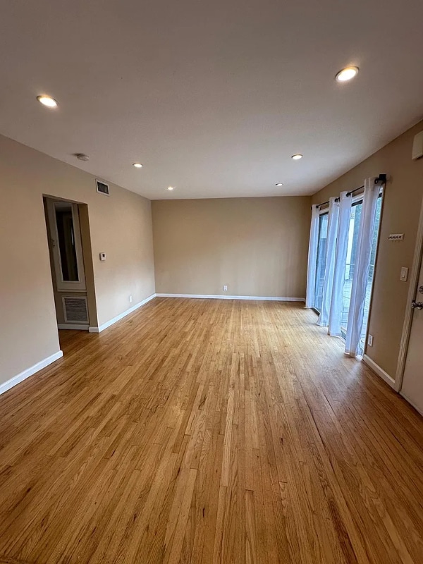 Foto del edificio - 1212 N Formosa Ave