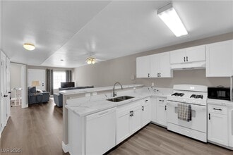 Building Photo - 2110 Sleepy Ct