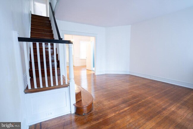 Foto del edificio - 5453 W Montgomery Ave