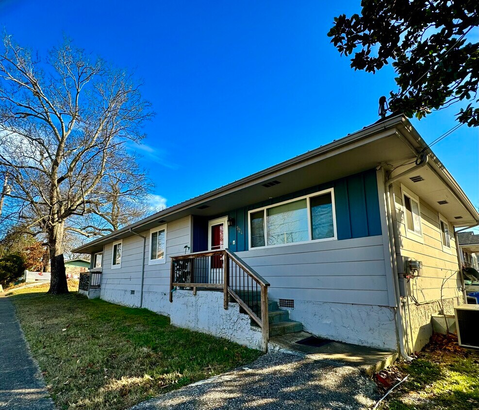 524 S Holly St Unit 1, Chattanooga, TN 37404 Room for Rent in