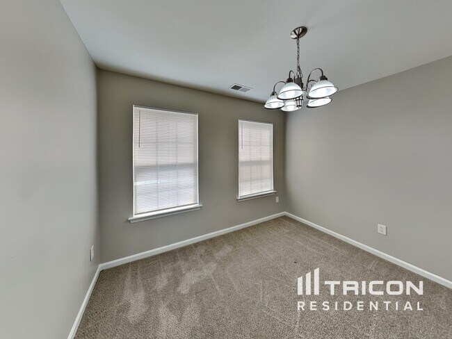 Foto del edificio - 106 Newport Dr