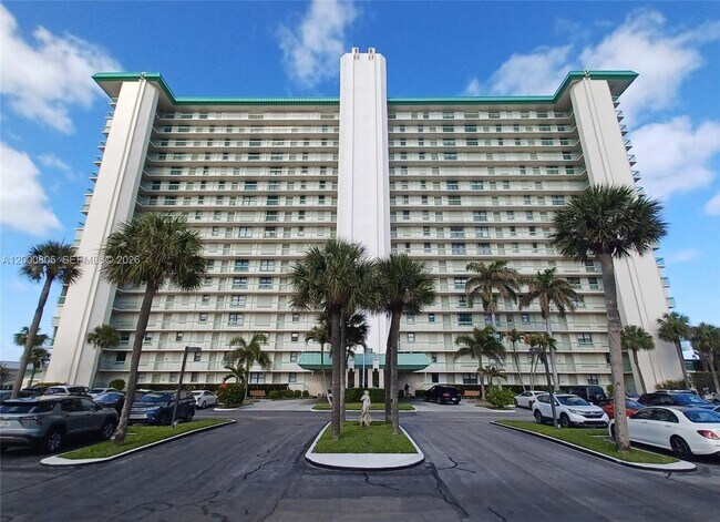 Foto del edificio - 9900 S Ocean Dr