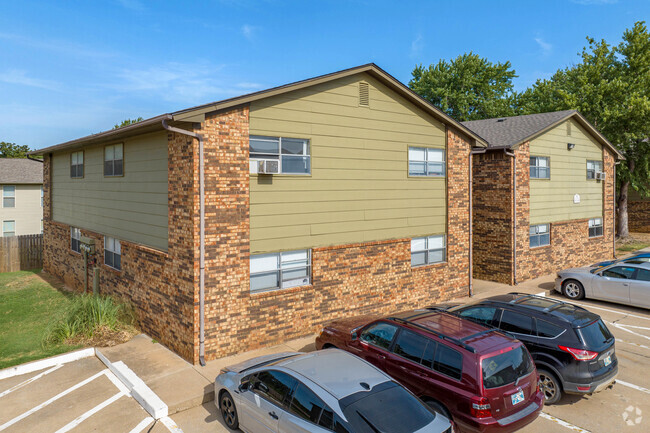 Building Photo - Winds of Oak Forest