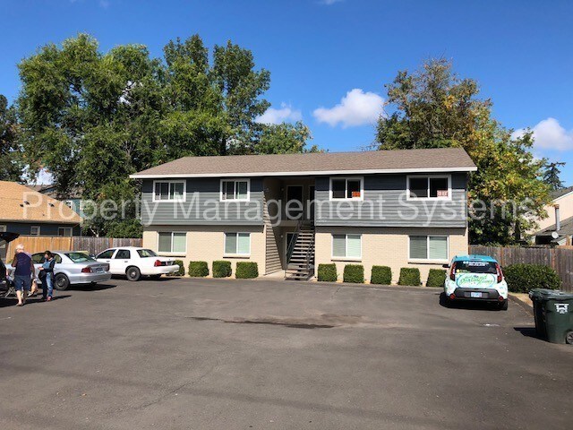 Building Photo - Lovely 2br 1bth-875 sq ft, 2 parking spaces