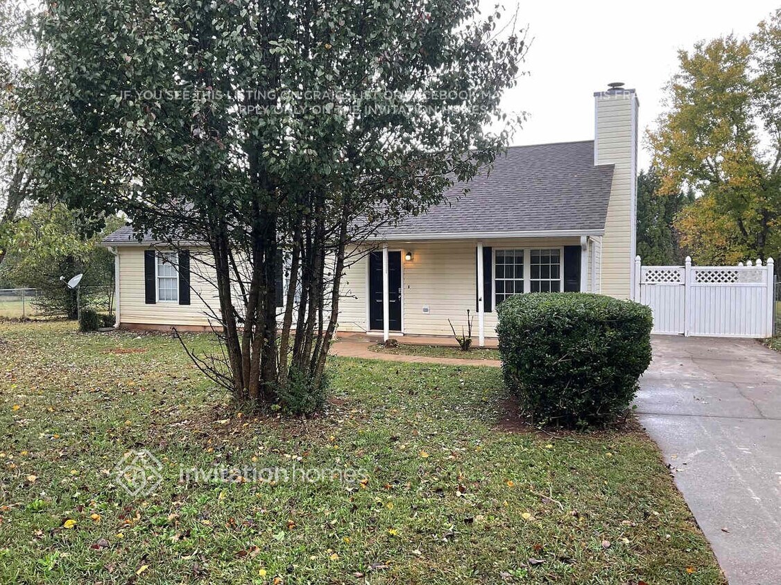 Foto principal - 785 Peeksville Rd