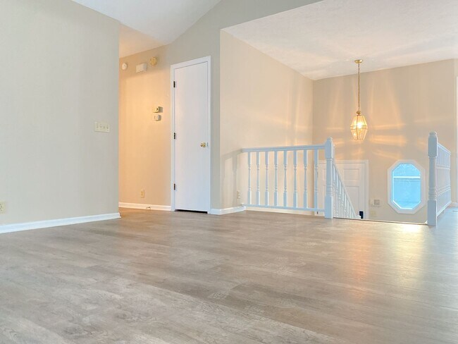 Foto del edificio - BOTM! NW 3 bed 2 bath 2 car garage $1895