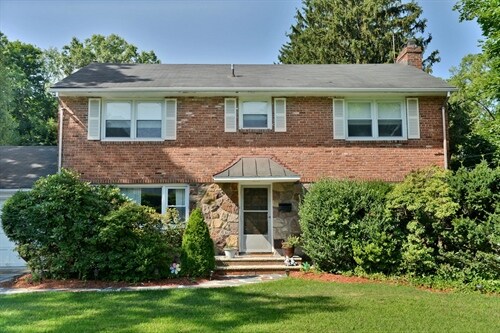 Primary Photo - 150 E Clinton Ave