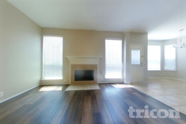 Foto del edificio - 4504 Vista Meadows Dr