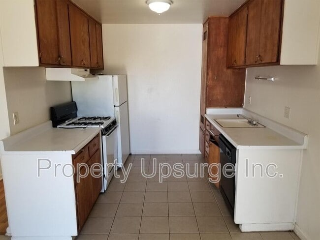 Building Photo - 175 Oroview Dr