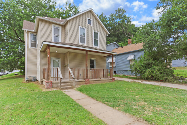 Building Photo - 2300 N 9th St