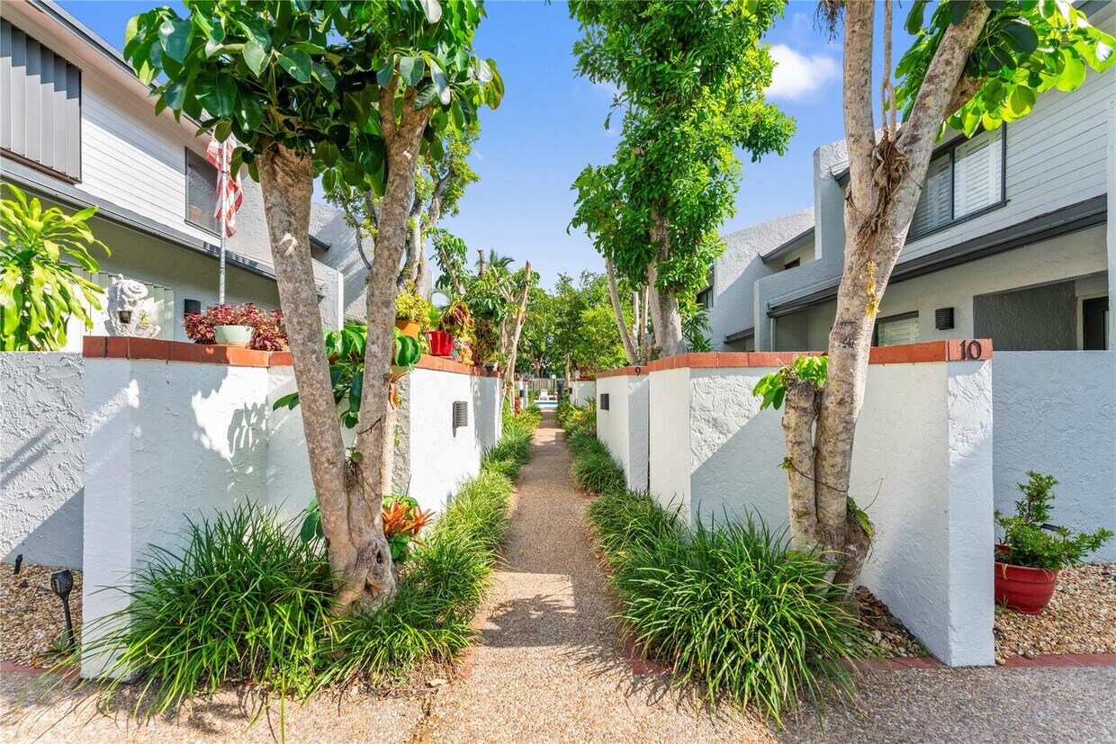 Foto principal - 817 SE 12th Ct