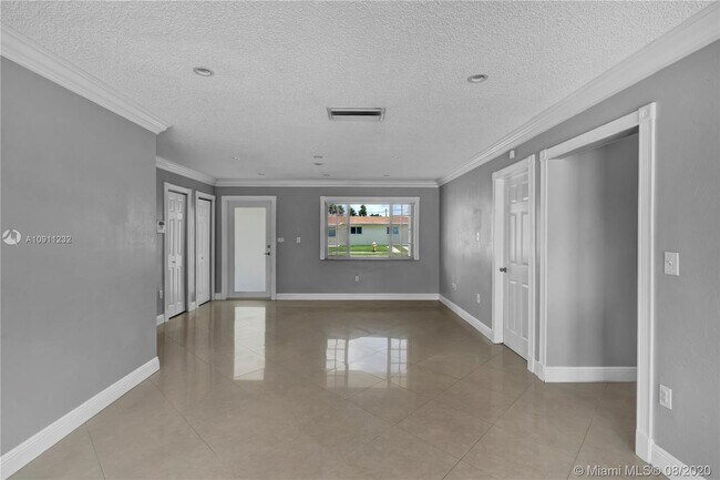 Building Photo - 10700 SW 63rd St