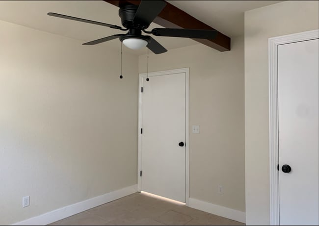 Building Photo - Buchanan Duplex